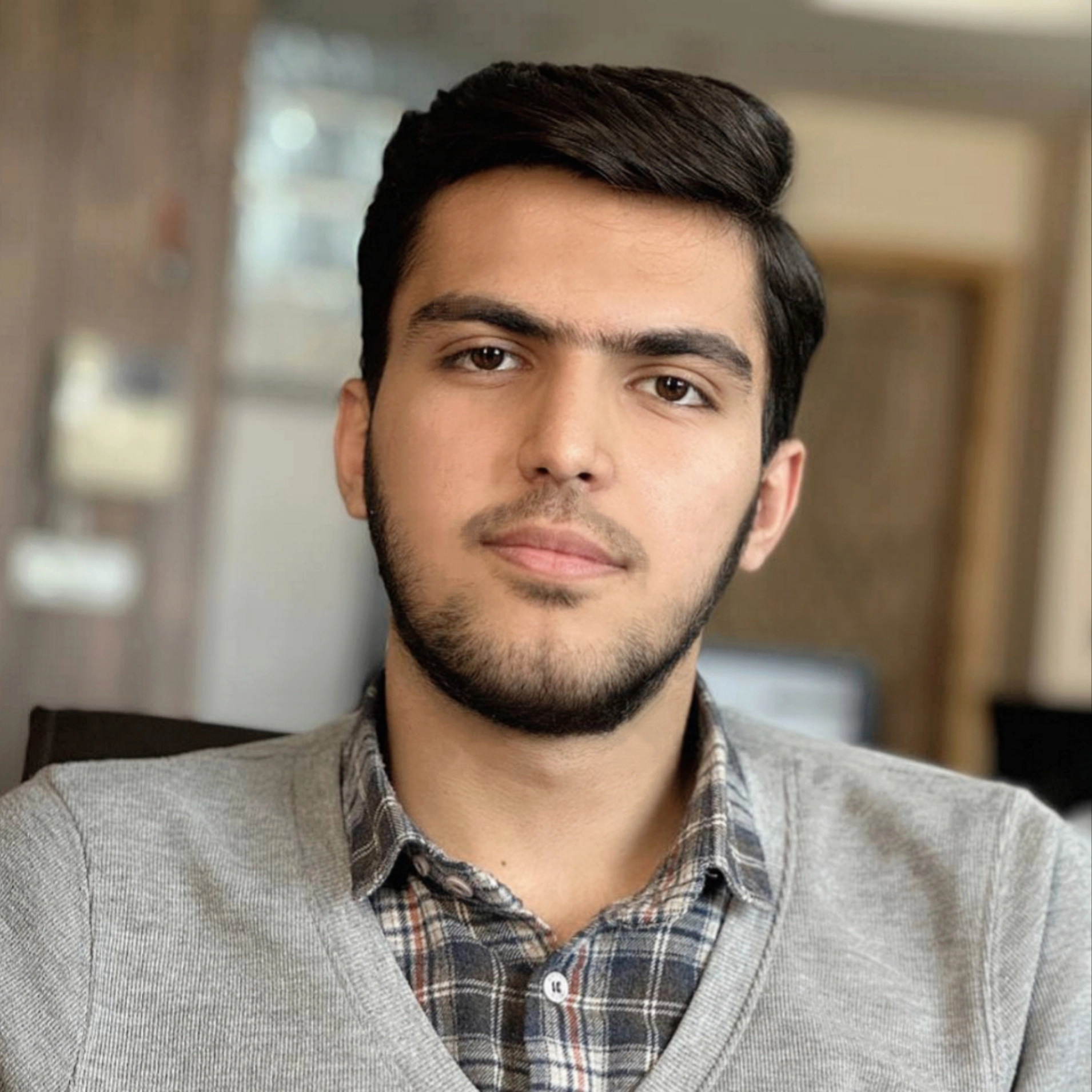 تصویر امیرعلی الله‌دادی، کارشناس SEO، استراتژیست و مدیریت محتوا در خانه خلاق نبراس